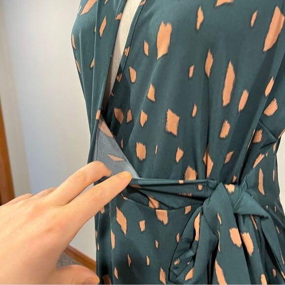 Kaileigh Green and Tan Long Sleeve fake wrap Dress size large - Picture 6 of 13